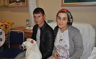 Akşehir'de yeni yılın ilk bebeği 