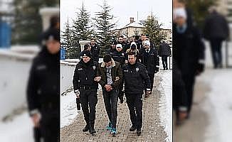 Çubuk'ta 200 polisin katılımıyla uyuşturucu operasyonu