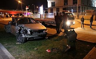 Kayseri'de yük treni otomobile çarptı: 2 yaralı