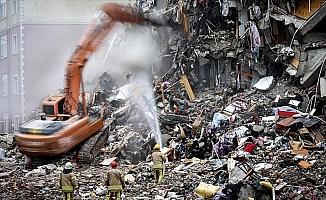 Kartal'da riskli binaların yıkımı sürüyor