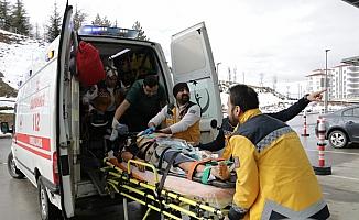 Yozgat'ta otomobille tır çarpıştı: 4 yaralı