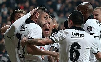 Beşiktaş galibiyete son dakika golüyle uzandı