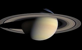 Bilim insanlarından Satürn'de yeni keşif