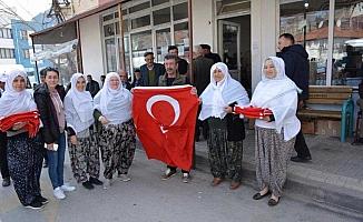 Mihalgazi esnafına Türk bayrağı dağıtıldı