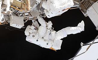 UUİ'de batarya değişimi için astronotlar uzay yürüyüşüne çıktı