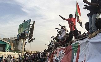 Askeri Geçiş Konseyi: Sudan'da kurulacak yeni hükümete Askeri Konsey aday göstermeyecek