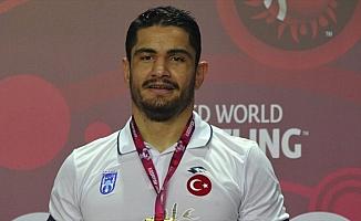 Avrupa Güreş Şampiyonası'nda Taha Akgül altın madalya kazandı