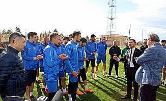 Başkan Arı, Nevşehir Belediyesporlu futbolculara moral verdi