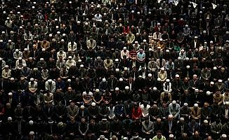 Binlerce kişi Çamlıca Camisi'nde buluştu