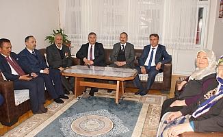 Çubuk Belediye Başkanı Demirbaş'tan şehit ailesine ziyaret