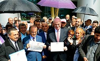 Eskişehir'de belediye başkanları mazbatalarını aldı