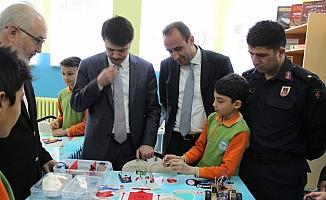 İncesu'da robotik kodlama atölyesi ve zeka oyunları sınıfı açıldı