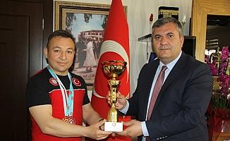 Judocu Koçyiğit'ten, Belediye Başkanı Demirbaş'a ziyaret