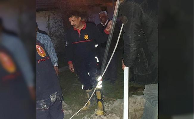 Kırşehir'de 15 metrelik kuyuya düşen buzağıyı itfaiye kurtardı