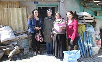 Beyşehir'de yılın annelerine evlerinde anlamlı ziyaret