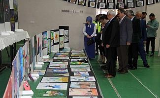 Hafik'te lise öğrencileri resim sergisi açtı