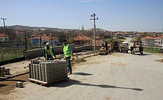 Kaman Belediyesi yol çalışmalarına başladı