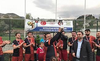 Koyulhisar'da futbol turnuvası düzenlendi