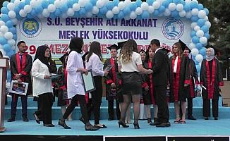 SÜ Beyşehir Ali Akkanat Meslek Yüksekokulu'nda mezuniyet