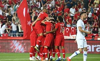 Türkiye Yunanistan'ı 2 golle geçti
