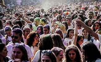 Türkiye'de nüfusun yüzde 15,8'ini gençler oluşturuyor