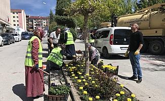 Yozgat'ta parklar çiçeklendiriliyor