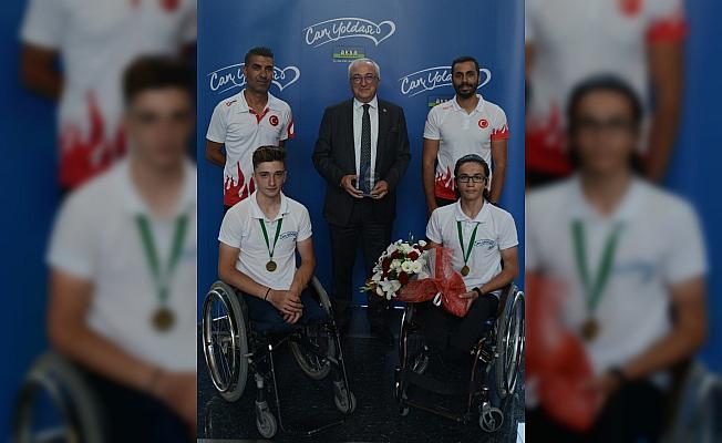 Aksa Doğal Gaz'dan, Tekerlekli Sandalye Tenis Milli Takımı'na destek
