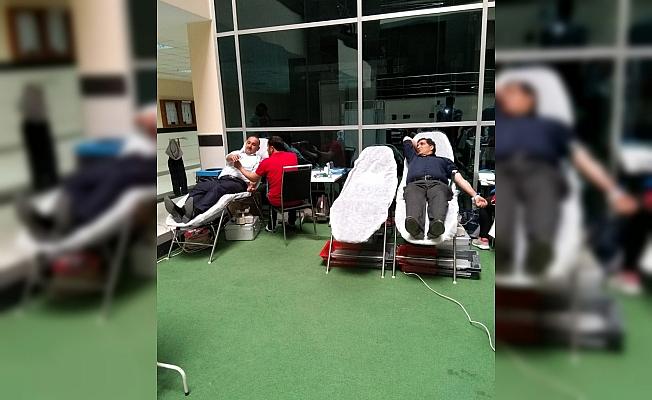 Kırşehir Adliyesinde kök hücre ve kan bağışı kampanyası