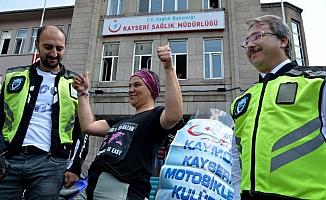 Meme kanseri farkındalığı için Türkiye'yi motosikletiyle dolaşıyor