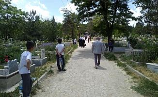Sorgun’da mezarlık ziyareti