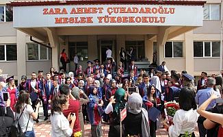 Zara Ahmet Çuhadaroğlu MYO'da mezuniyet heyecanı