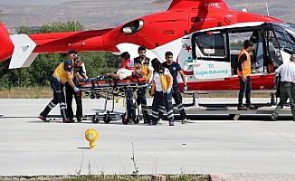 Dağda ayağı kırıldı imdadına ambulans helikopter yetişti