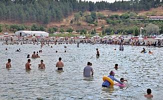 Doğuda tatilcilerin vazgeçilmez adresi: Hazar Gölü