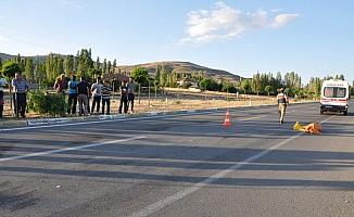 Sivas'ta otomobille motosiklet çarpıştı: 1 ölü, 4 yaralı