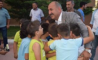 Belediye Başkanı Türkyılmaz'dan kitap okuma etkinliği