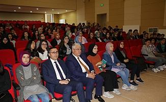 Bilkentli mühendis adayları Yozgat'ta fen lisesi öğrencileriyle buluştu
