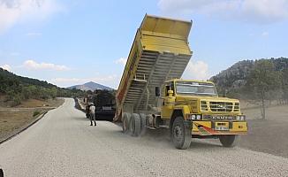 Derebucak'ta yol asfaltlama çalışmaları