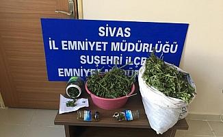 Suşehri'nde uyuşturucu operasyonu: 4 gözaltı