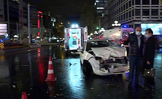Ankara'da  kaza: 2'si polis 5 kişi yaralandı