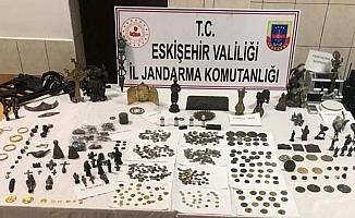 Eskişehir'deki tarihi eser operasyonunda yakalanan şüpheliler serbest bırakıldı