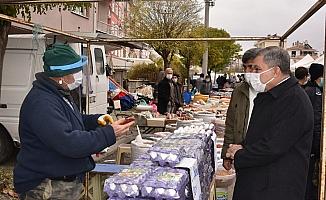 Karaman Valisi Işık semt pazarında incelemelerde bulundu