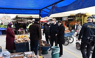 Karapınar'da kaymakam ve belediye başkanından pazar ziyareti