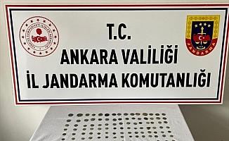 Ankara'da düzenlenen tarihi eser operasyonunda 111 sikke, takı ve süs eşyası ele geçirildi