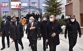 CHP Genel Başkanı Kılıçdaroğlu, Kırıkkale'de emekliler ve kahvehaneci esnafını dinledi: