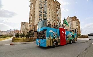 Kayseri'de Nevruz Bayramı üstü açık otobüsle kutlandı
