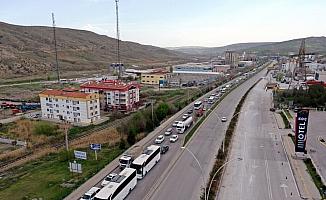 Tam kapanma öncesi Ankara-Çankırı kara yolunda yoğunluk