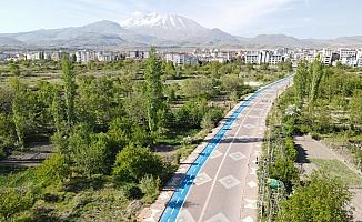 Develi Belediyesi 2 kilometre bisiklet yolu yaptı