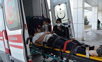 Aksaray'da yolcu otobüsü şarampole devrildi: 3 yaralı