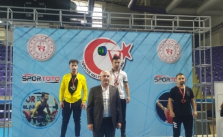 MKE Ankaragücü Halter Takımı, Türkiye şampiyonasında 2 gümüş 1 bronz madalya kazandı