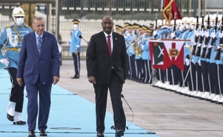 Cumhurbaşkanı Erdoğan Sudan Egemenlik Konseyi Başkanı Burhan'ı resmi törenle karşıladı
